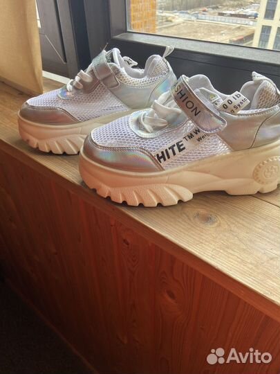 Кроссовки размер 39