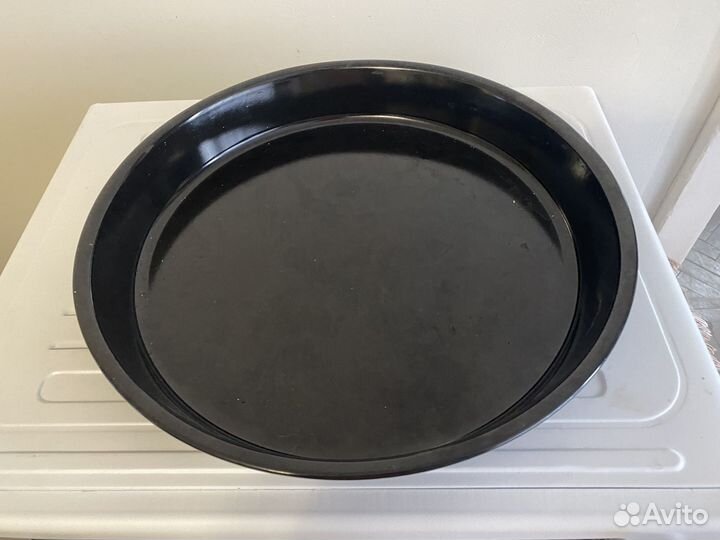 Духовка электрическая с противнями