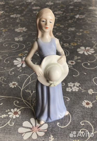 Фигурки в интерьр, фарфор,керамика, камень