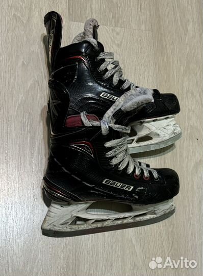 Коньки хоккейные