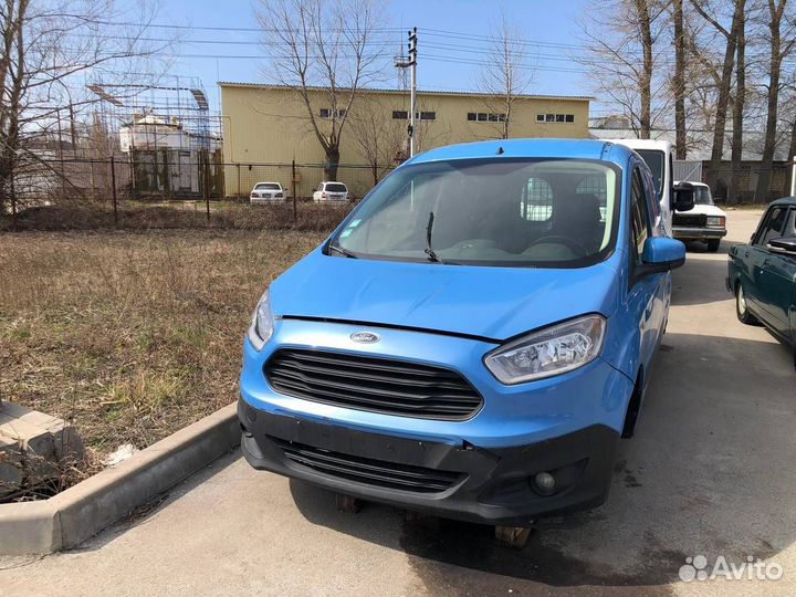 В разборе Ford Tourneo Courier 2014