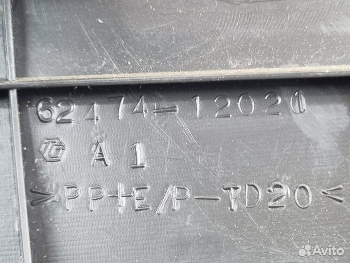 Обшивка стойки задняя левая Toyota Corolla E150