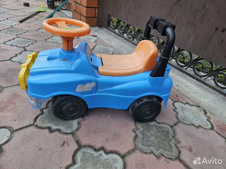 Машинка каталка толокар велосипед