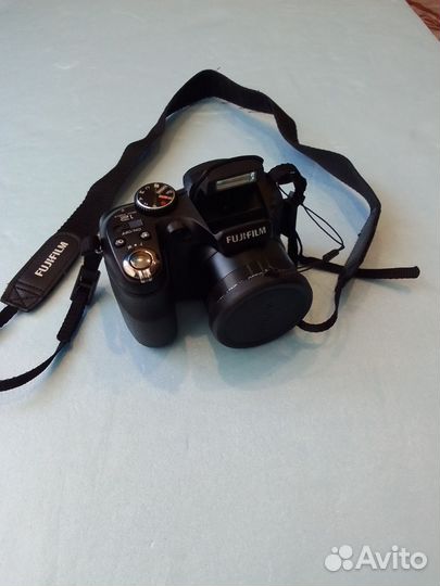 Цифровой фотоаппарат Fujifilm FinePix S1600