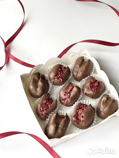 Финики в шоколаде