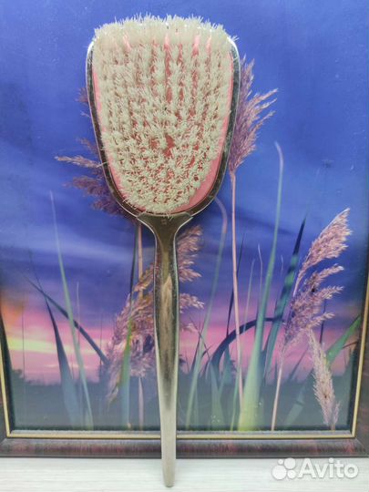 Винтажная щётка для одежды