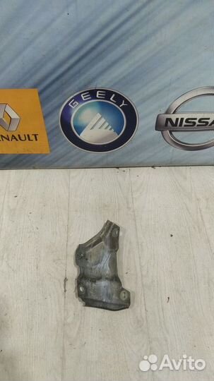 Кронштейн крепление крыла Geely atlas Лев