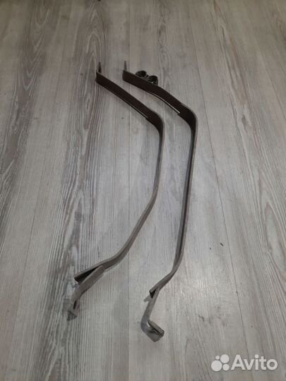 Крепление кронштейн бензобака Kia RIO 3