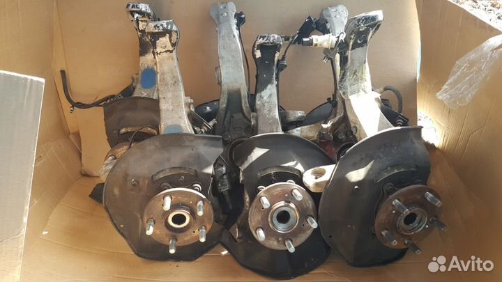 Кулак поворотный передний Honda Legend KB1