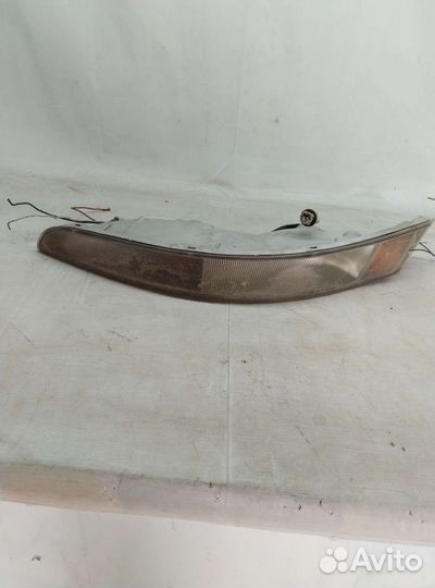 Габарит левый toyota estima R20