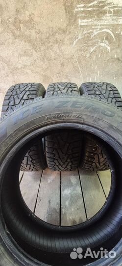 Pirelli Ice Zero 215/60 R17