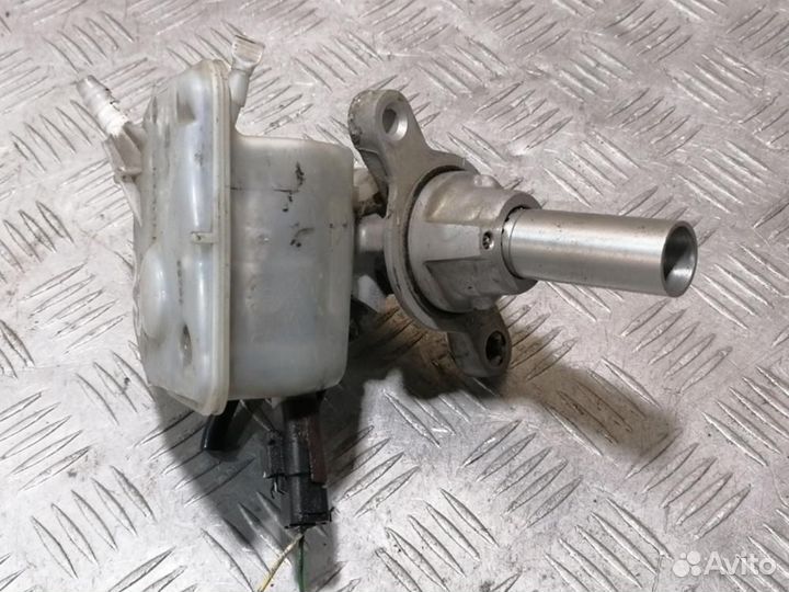 Цилиндр тормозов главный Citroen C4 2005-2011