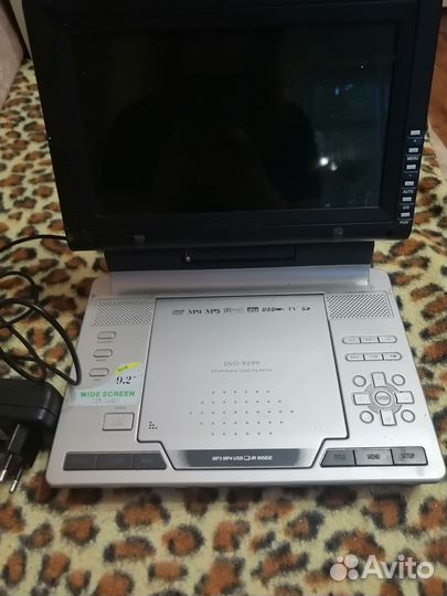 Портативный видеопроигрыватель dvd-9299