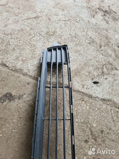 Решетка в бампер Toyota Corolla E150 1.6 1ZR-FE