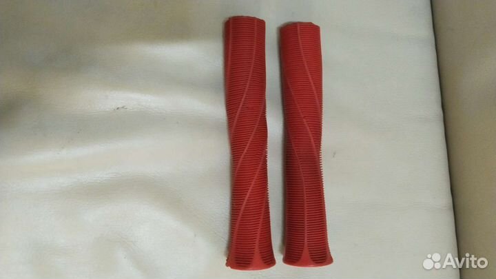 Грипсы Aztec красные