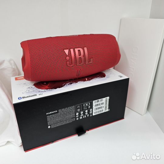 Портативная колонка JBL Charge 5, красная. Новая