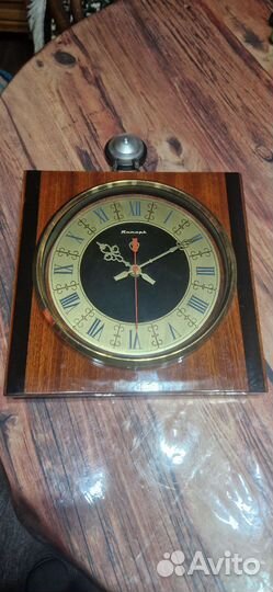 Часы янтарь