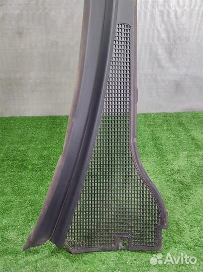 Решетка стеклоочистителей Renault Clio 3 2006