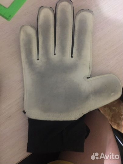 Вратарские перчатки adidas предатор