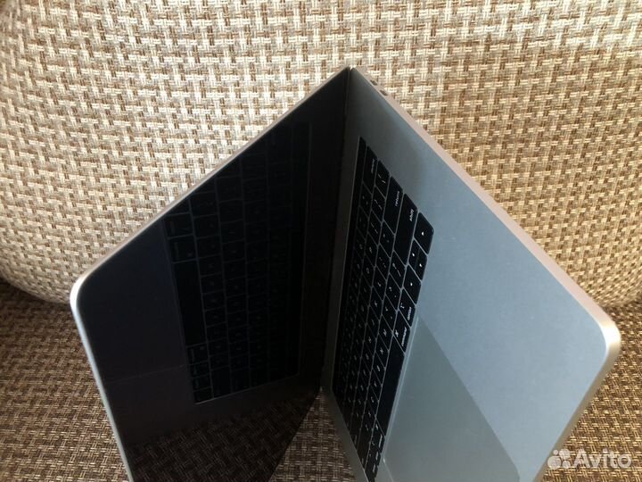 Apple MacBook Pro 15 2018 A1990