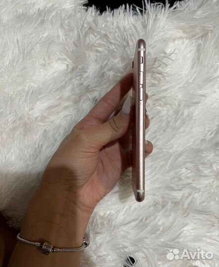 Телефон iPhone 6s