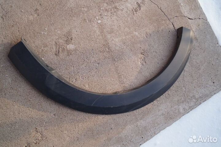 Накладка колёсной арки левая Рено Сандеро Степвей