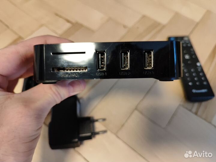 SMART tv приставка Iconbit movie quatra