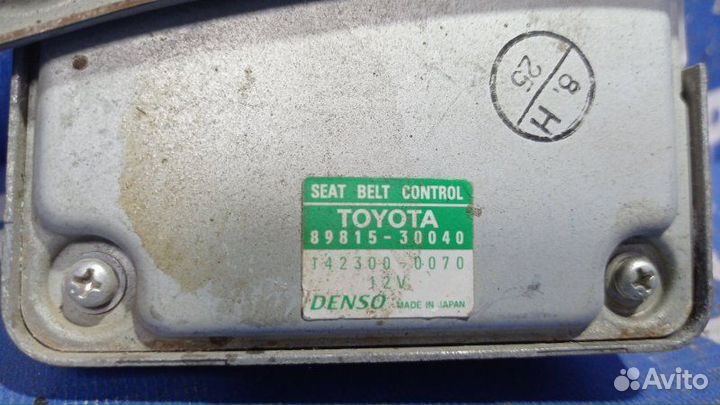 Блок управления ремней безопасности Lexus Gs350