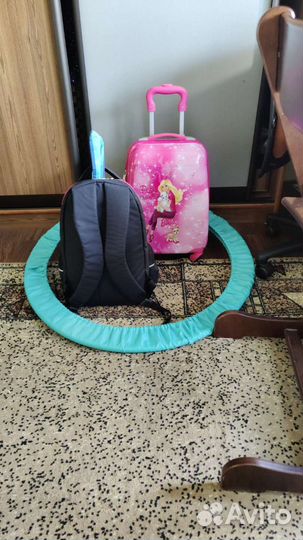 Чемодан на колесиках