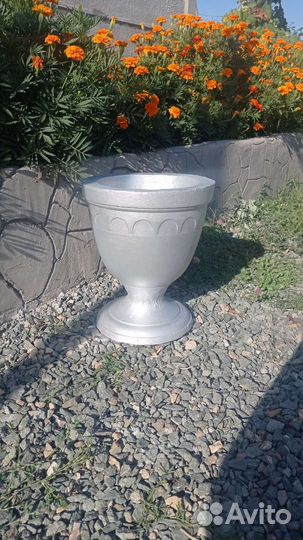 Уличные вазоны бетонные