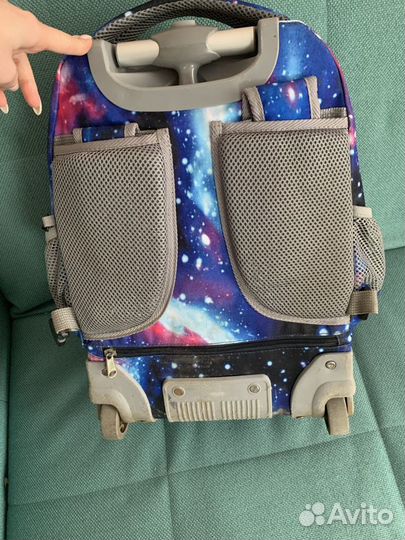 Рюкзак на колесиках