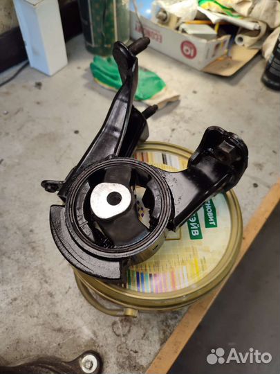 Опора двигателя задняя тойота королла Е150