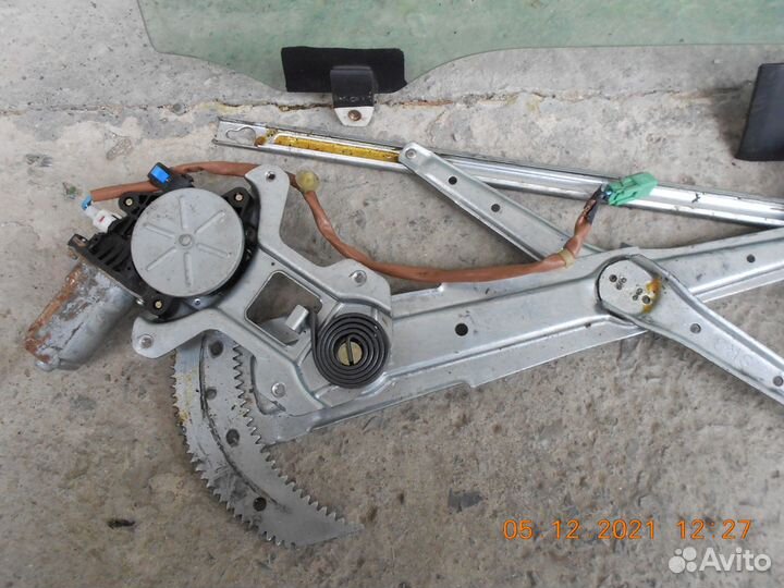 Стеклодъёмник пер.лев.дв.Honda Mobilio Spike 2003