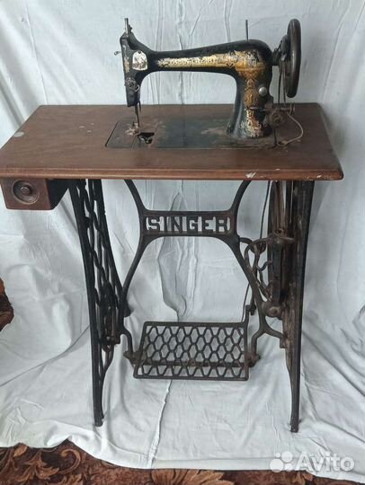 Швейная машина Singer