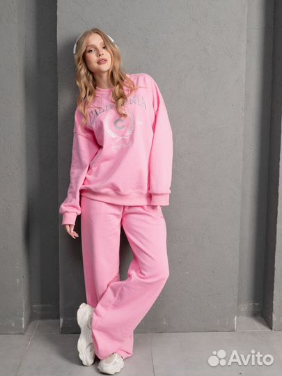 Женский спортивный костюм