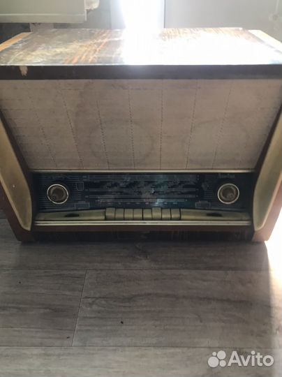 Радиола Латвия ретро