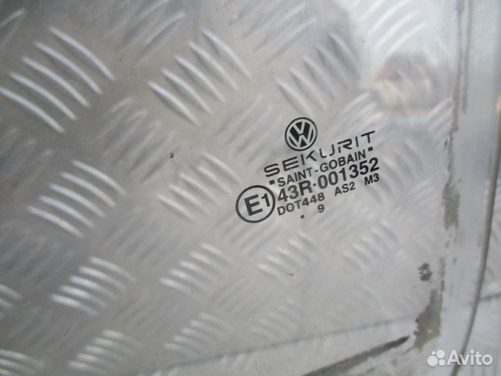 Стекло двери передней VW Transporter T4