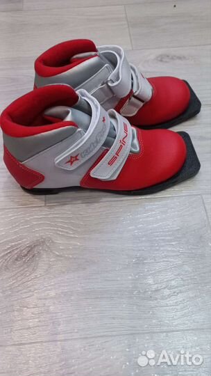 Лыжные ботинки