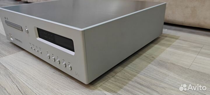 Hi-End sacd-проигрыватель Luxman D-06