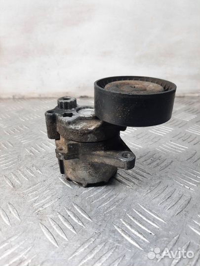 Натяжитель ремня генератора Mercedes-Benz Vito