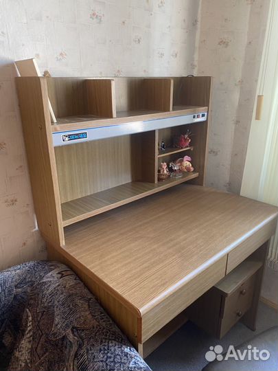 Письменный стол для школьника бу