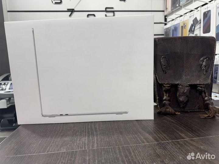 MacBook Air 15' M3 8/256