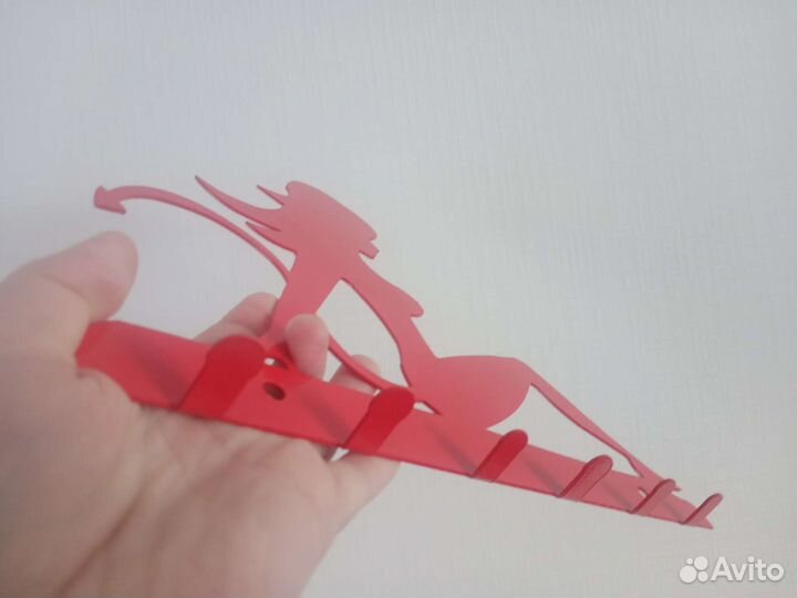 Ключница настенная металлическая