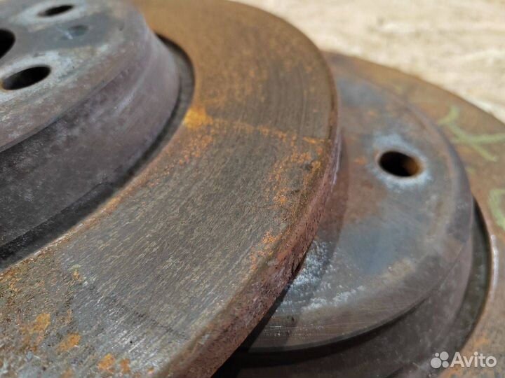 Диск тормозной задний Audi Q5 1 8K0615601B