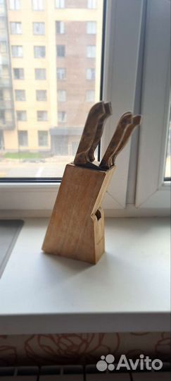 Набор кухонных ножей с подставкой