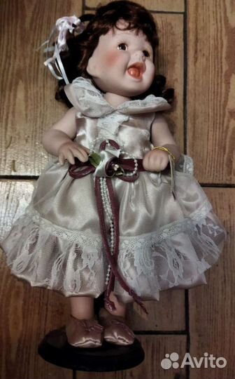 Фарфор кукла