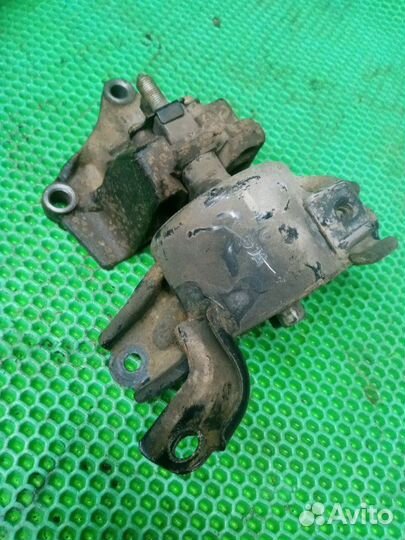 Подушка кпп Hyundai Solaris G4FA 2011