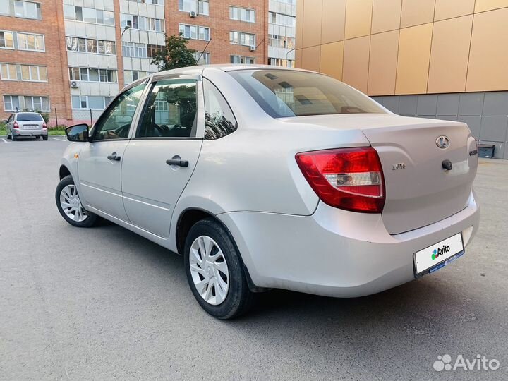 LADA Granta 1.6 МТ, 2015, 100 000 км