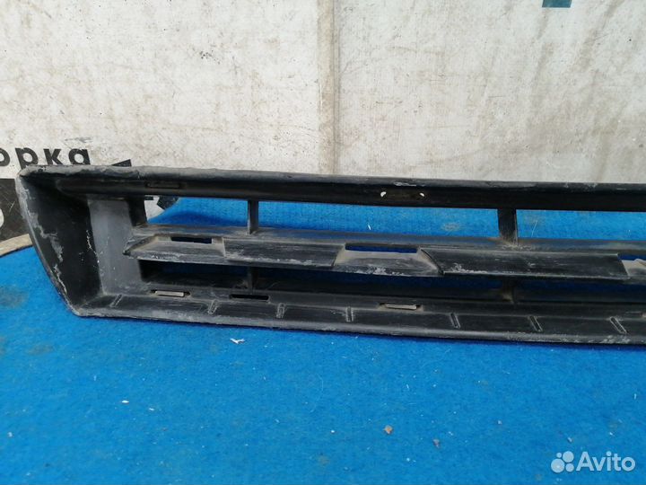 Решетка переднего бампера верхняя 9656055277