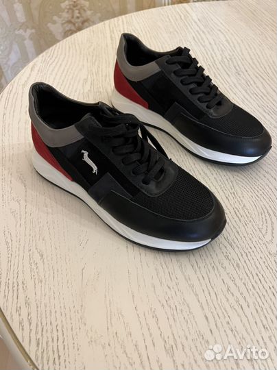 Кроссовки мужские